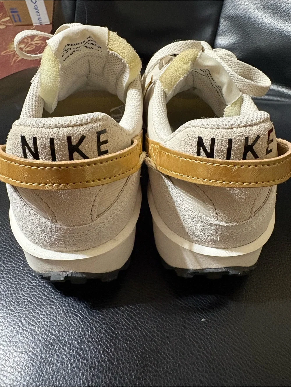 Nike 1972 Women's Cream Sneakers with Gold Swoosh size: 8